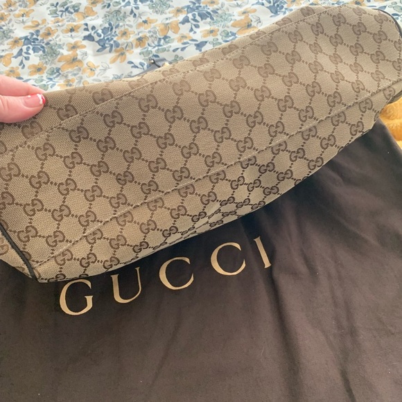 GUCCI Authentic Tote Handbag!!!❤️ - Picture 3 of 6